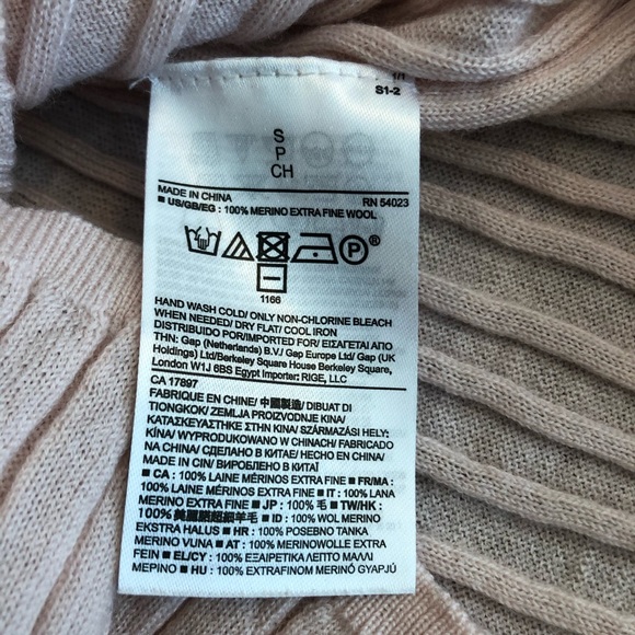 Banana Republic 100% Marino wool sweater size S - Picture 3 of 4